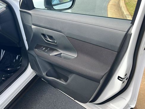 New 2026 Nissan Kicks S image 14