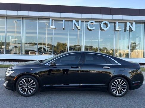 Used 2018 Lincoln MKZ Premiere FWD image 2