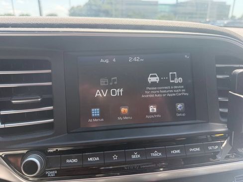 Used 2020 Hyundai Elantra Limited w/ Cargo Package (C1) FWD image 6