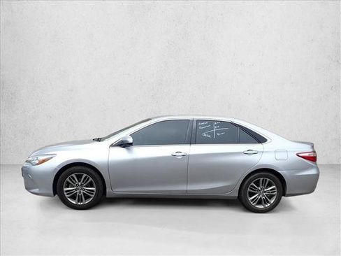 Used 2016 Toyota Camry SE FWD image 7