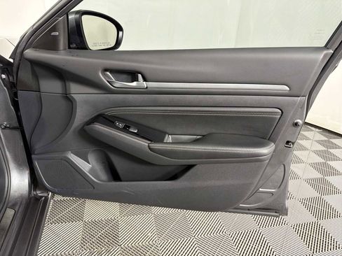 Used 2023 Nissan Altima 2.5 SL image 12
