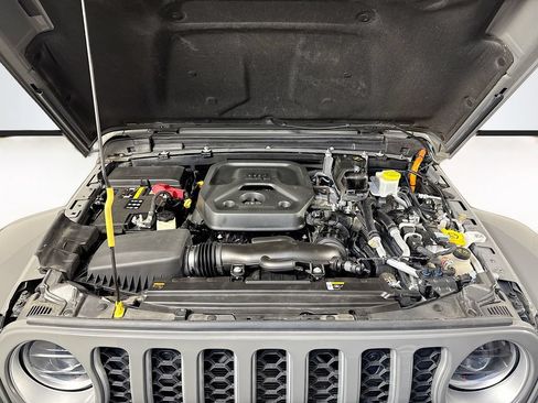 Used 2023 Jeep Wrangler Unlimited Sahara AWD/4WD image 36