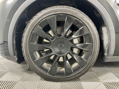 Used 2021 Tesla Model Y Long Range image 9