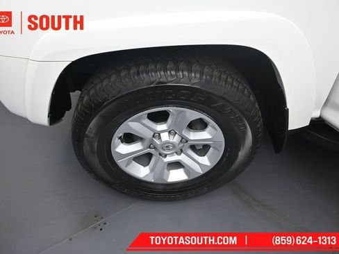 Used 2023 Toyota 4Runner SR5 Premium w/ Moonroof Package AWD/4WD image 36