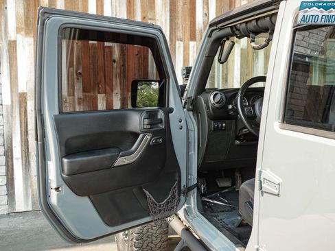 Used 2015 Jeep Wrangler Unlimited Sport w/ Quick Order Package 24S AWD/4WD image 10