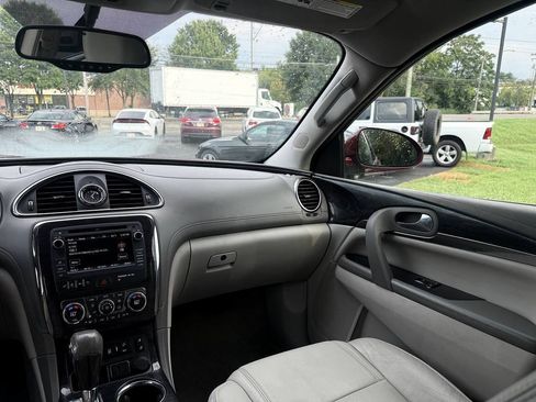 Used 2017 Buick Enclave Leather FWD image 15