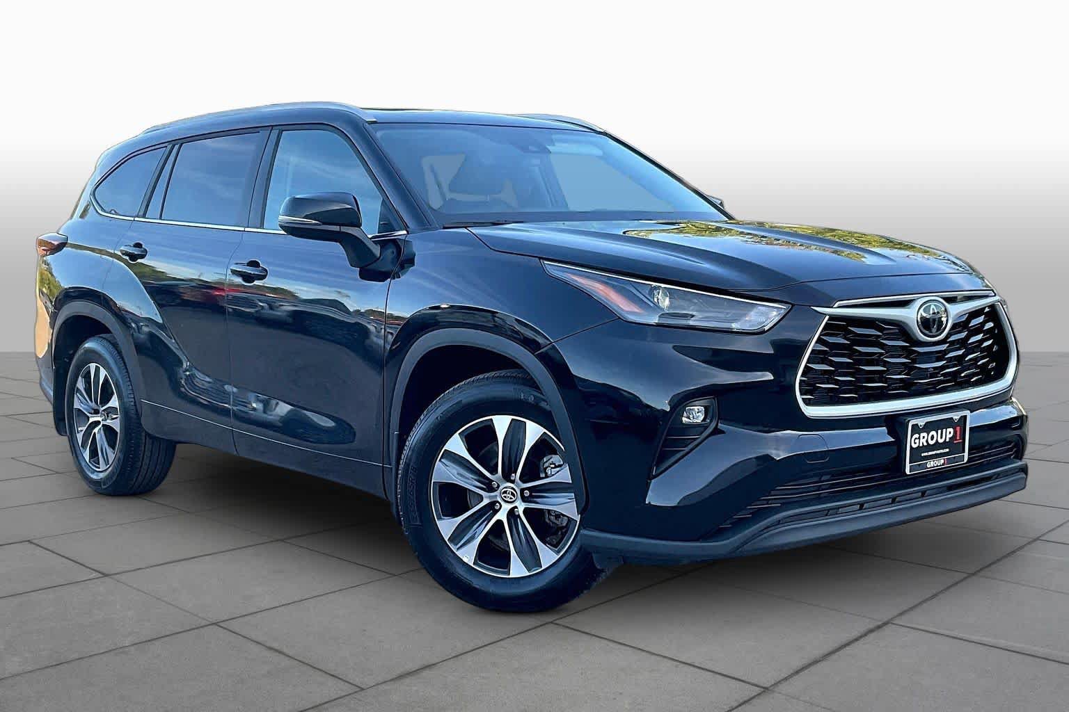 Used 2026 Toyota Highlander XLE AWD/4WD image 3