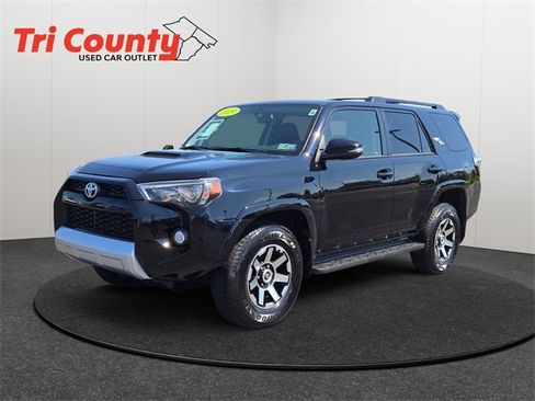 Used 2019 Toyota 4Runner TRD Off-Road image 3