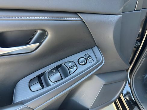 Used 2022 Nissan Sentra SV FWD image 11