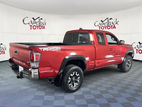 Used 2022 Toyota Tacoma TRD Off-Road w/ TRD Premium Off Road Package AWD/4WD image 8