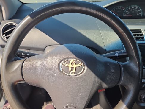 Used 2012 Toyota Yaris Sedan FWD image 13