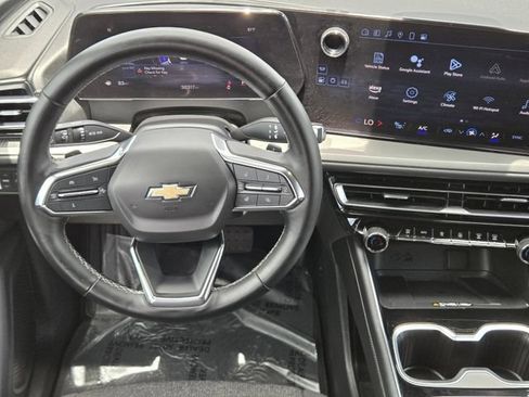 Used 2024 Chevrolet Traverse LT FWD image 26