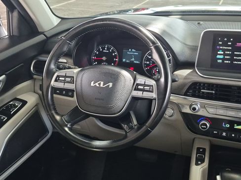 Used 2022 Kia Telluride EX w/ Towing Package FWD image 11