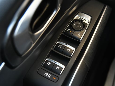 Used 2024 Kia Sorento S image 37