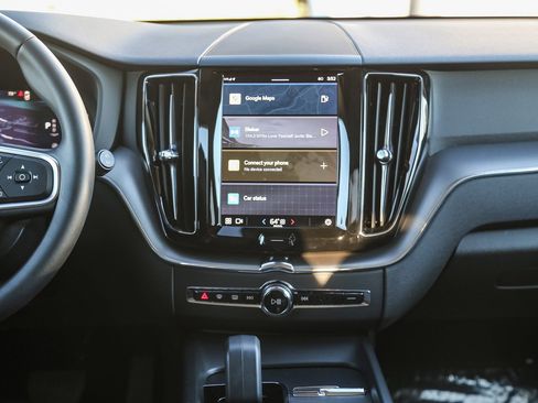 Used 2023 Volvo XC60 B5 Core w/ Protection Package image 14