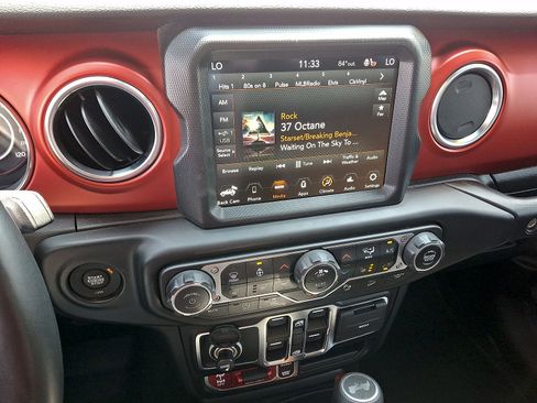 Used 2021 Jeep Wrangler Unlimited Rubicon AWD/4WD image 14