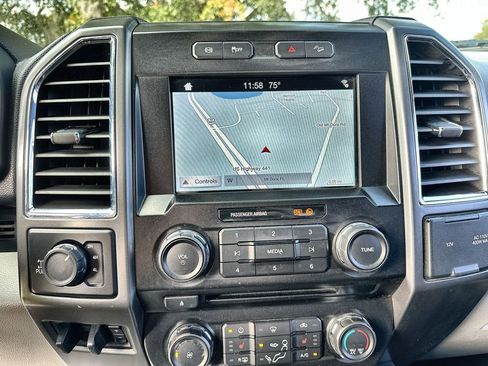 Used 2017 Ford F250 XLT w/ XLT Premium Package image 17