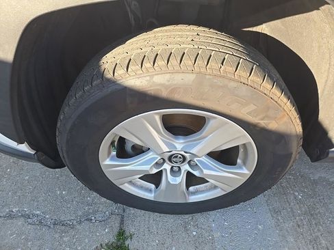 Used 2020 Toyota RAV4 XLE image 8