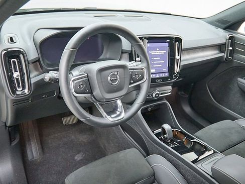 Certified 2023 Volvo XC40 Recharge Ultimate image 13