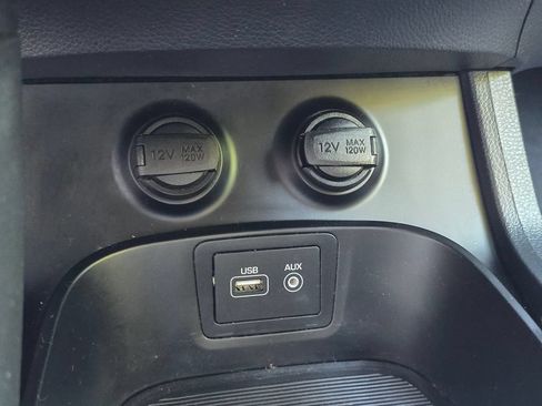 Used 2018 Hyundai Santa Fe SE FWD image 36