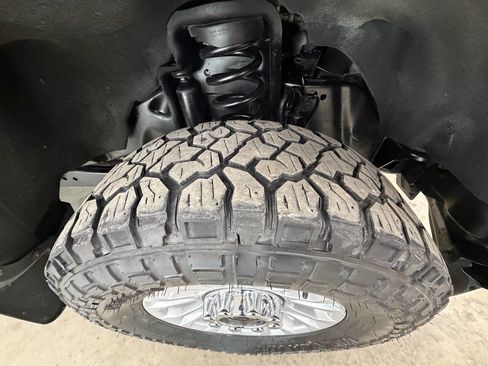 Used 2021 Ford F250 XLT w/ FX4 Off-Road Package image 26