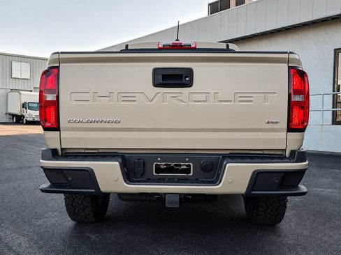 Used 2022 Chevrolet Colorado Z71 AWD/4WD image 5