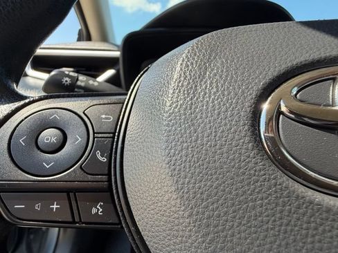 Used 2022 Toyota Corolla LE FWD image 14