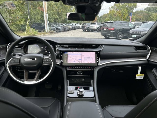 New 2027 Jeep Grand Cherokee Limited AWD/4WD image 6