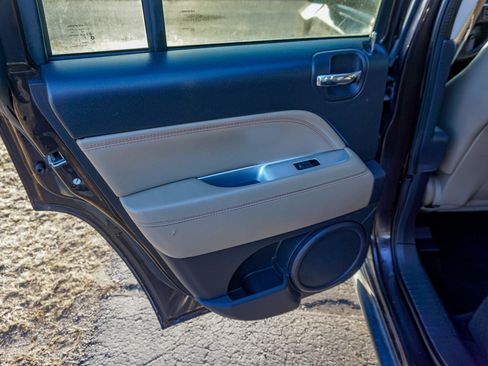 Used 2014 Jeep Compass Latitude image 25