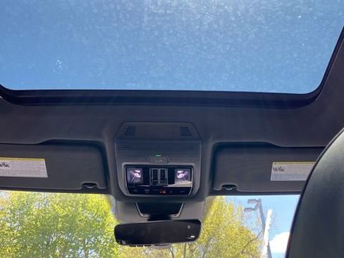 New 2026 Volkswagen Tiguan SE R-Line AWD/4WD image 19