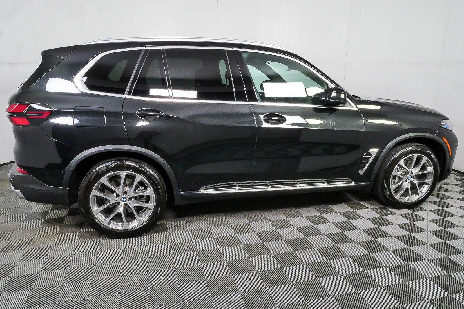 Used 2026 BMW X5 sDrive40i RWD image 2
