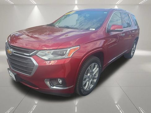 Certified 2018 Chevrolet Traverse Premier w/ Driver Confidence II Package FWD image 4