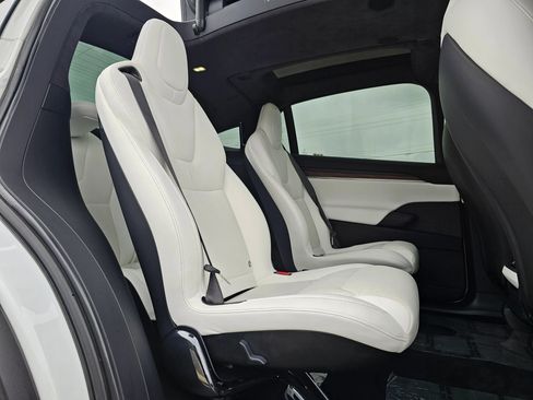 Used 2022 Tesla Model X AWD/4WD image 25