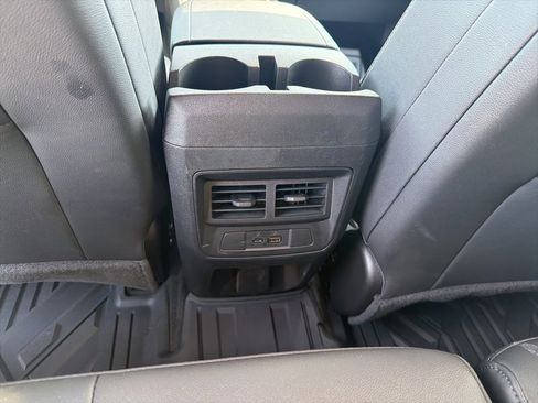 Used 2024 Chevrolet Colorado LT w/ LT Convenience Package III image 21