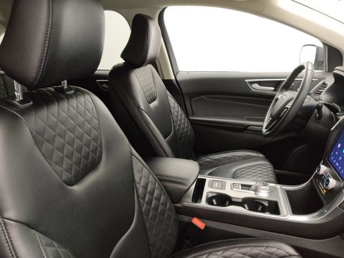 Used 2024 Ford Edge Titanium image 21