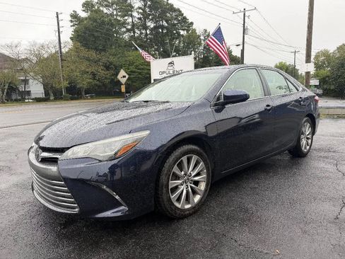 Used 2015 Toyota Camry XLE FWD image 3