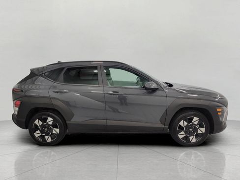 Used 2025 Hyundai Kona SEL FWD image 11