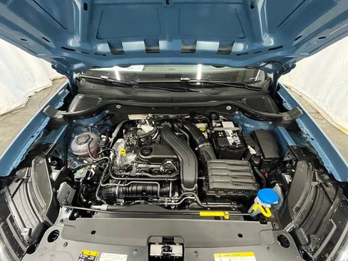 New 2026 Volkswagen Taos SE image 29