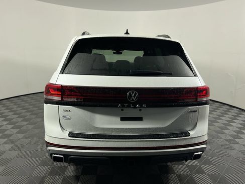 Used 2024 Volkswagen Atlas Peak Edition SEL AWD/4WD image 4