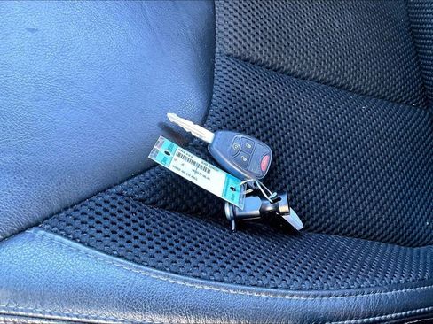 Used 2017 Jeep Wrangler Unlimited Sahara image 28