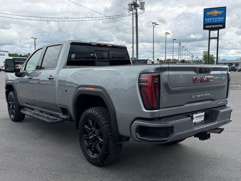 Used 2024 GMC Sierra 2500 AT4 w/ AT4 Preferred Package AWD/4WD image 5