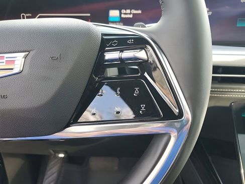 Certified 2025 Cadillac Escalade Premium Luxury image 37