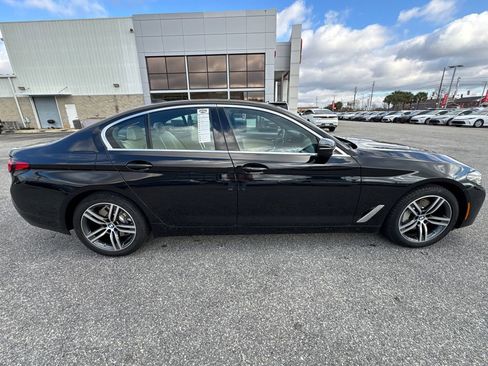 Used 2023 BMW 530i xDrive w/ Premium Package image 2