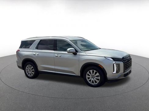 Used 2025 Hyundai Palisade SEL FWD image 2