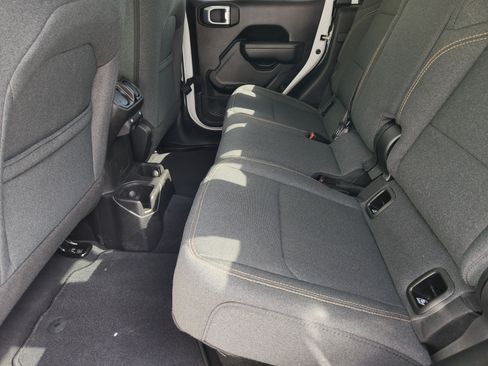 Used 2025 Jeep Gladiator Sport AWD/4WD image 31