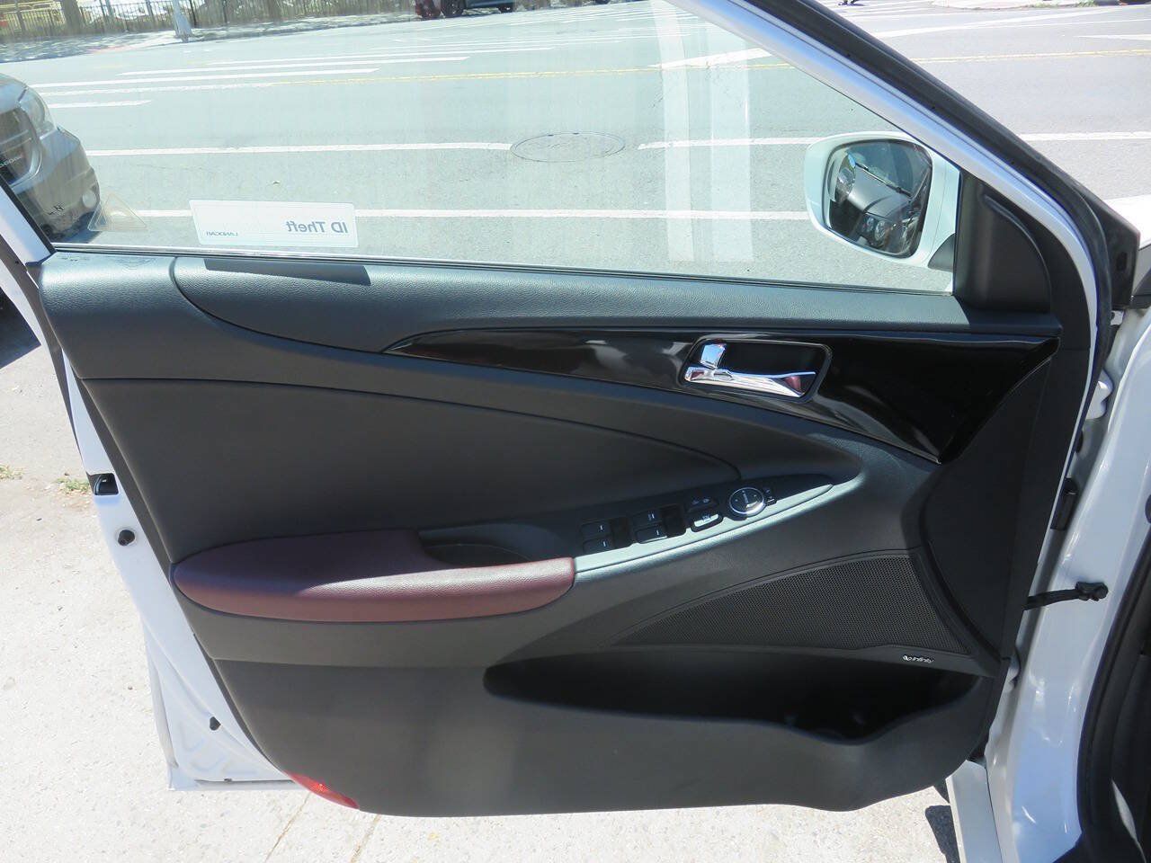 Used 2012 Hyundai Sonata Limited w/ Navigation Pkg FWD image 27