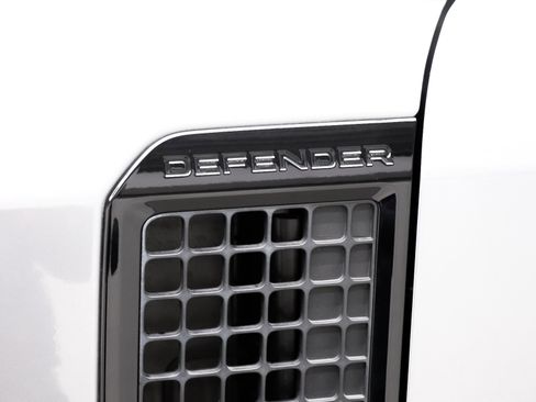 Used 2023 Land Rover Defender 130 X-Dynamic SE image 48