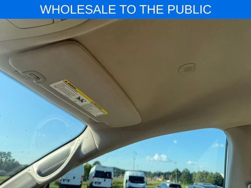 Used 2017 Chrysler Pacifica Touring w/ Tire & Wheel Group FWD image 15