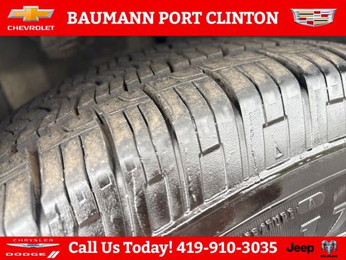 Used 2013 Chrysler Town & Country Touring FWD image 29