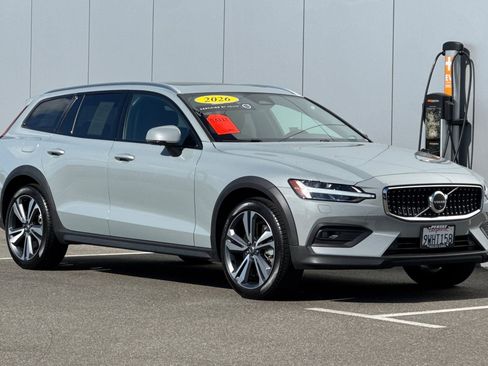 Certified 2026 Volvo V60 B5 Cross Country Plus w/ Climate Package AWD/4WD image 7